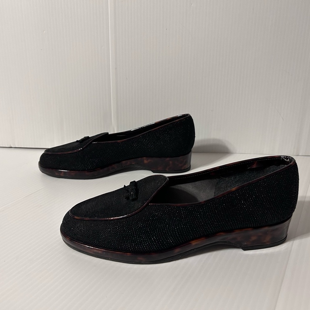 Stuart Weitzman slip-on loafer shoe women fits size 7.5